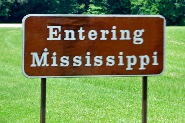 entering Mississippi sign