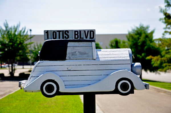 mailbox outside the Tupelo Automobile Museum