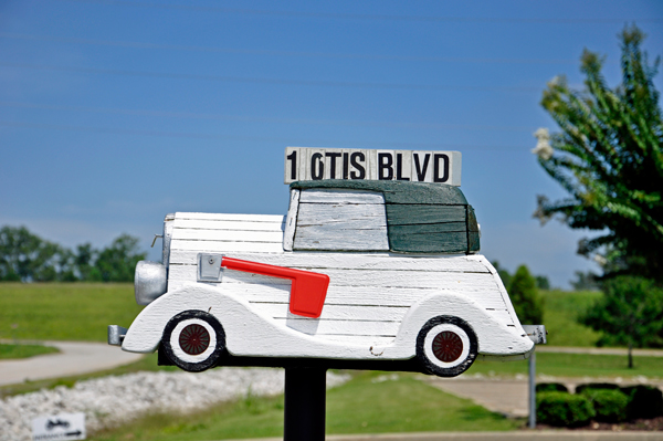 mailbox outside the Tupelo Automobile Museum