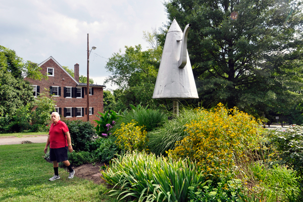 Lee Duquette and The big coffee pot in Winston-Salem, N.C.