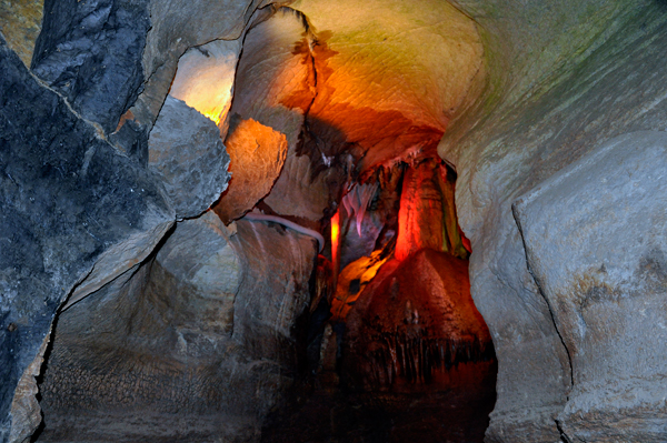 inside Skyline Caverns