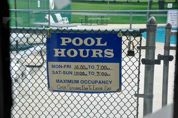 pool hours sign