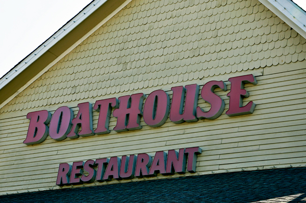 Boathouse Restaurant sign