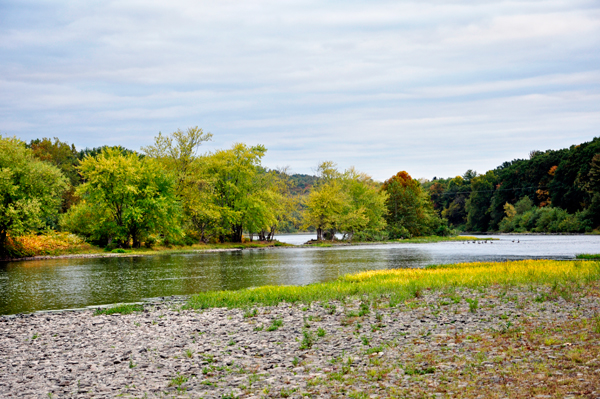 Autumn colors on the Delaware River