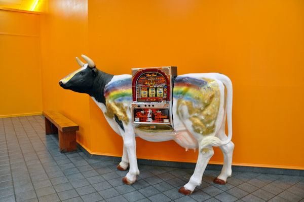 slot machine cow