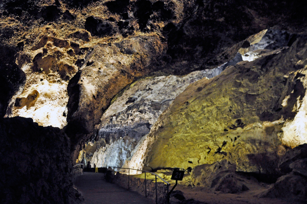 entering Carlsbad Cavern
