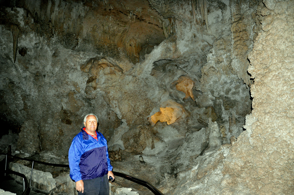 Lee Duquette inside Carlsbad Cavern
