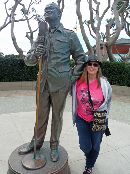 Karren Duquette by Bob Hope's statue
