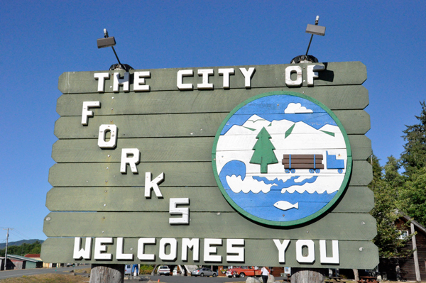 welcome to Forks sign
