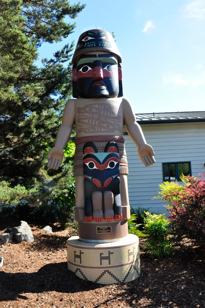 Welcome totem pole