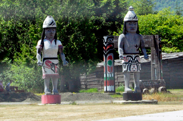 Makah Tribe statues