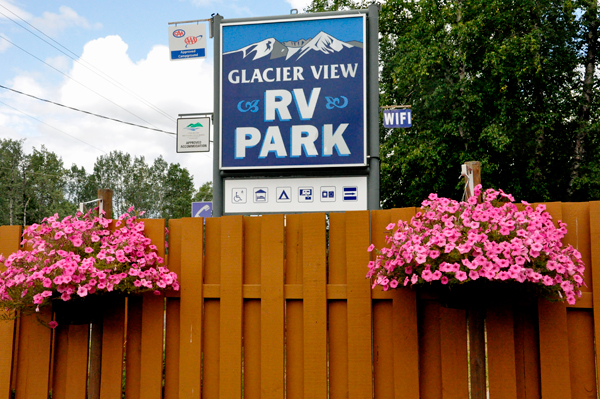 sign to entry of Glacier View RV Park