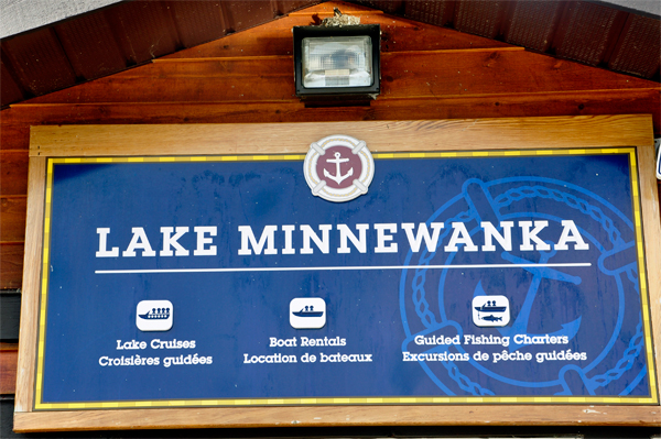 Lake Minnewanka sign