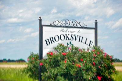 Welcome to Brooksville sign