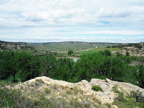 view from boardwalk to the top of Pompeys Pillar