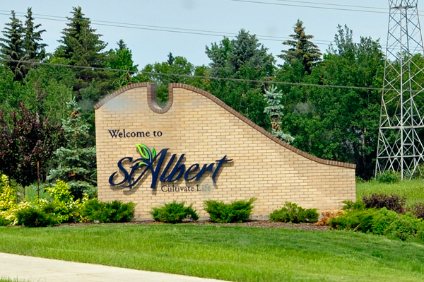 Welcome to St. Albert sign