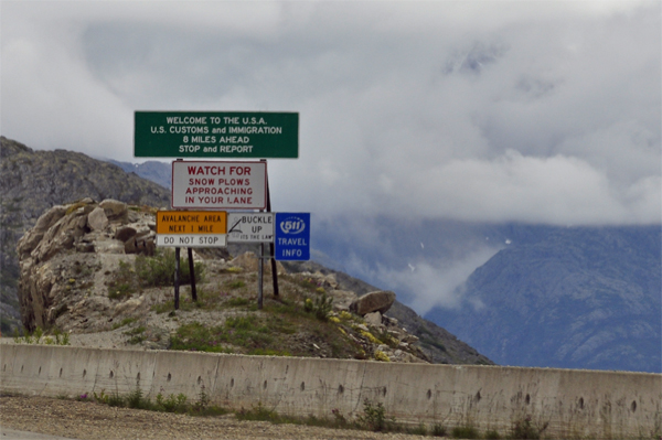 signs-US customs and avalanche area