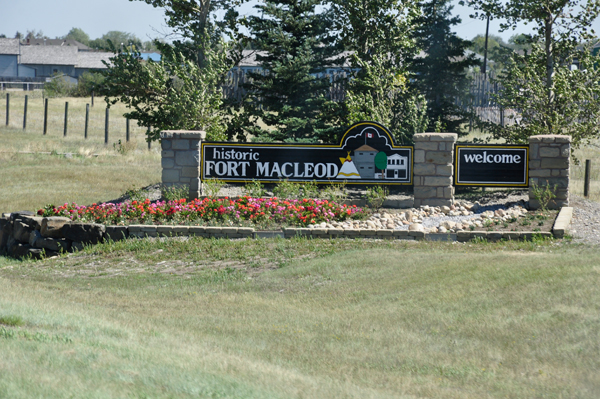 welcome to Fort Macleod sign