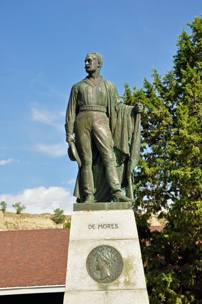 statue of Marquis de Mores 