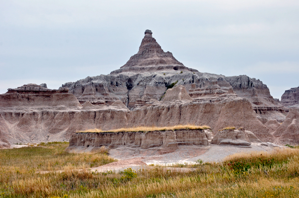 Badlands scenery from the Door Trail