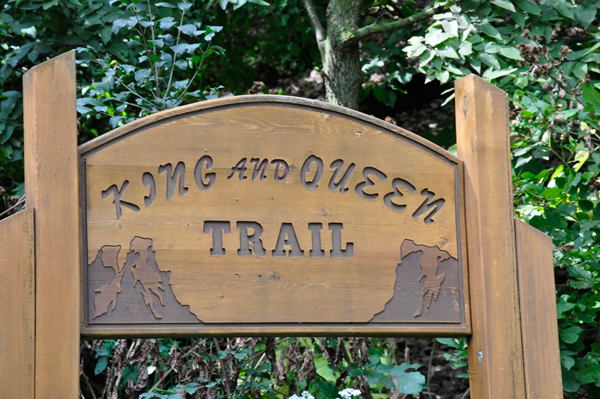 King and Queen trail sign