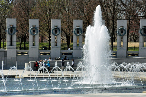 WW II Memorial water fountain
