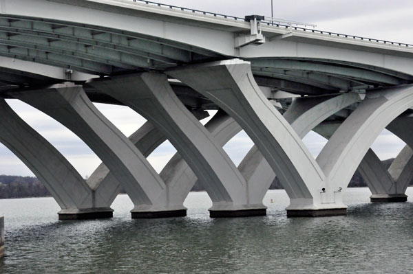 a bridge with a nice design