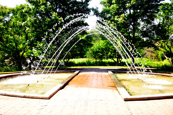Tunnel Fountain Garden