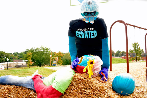 dentist and patient scarecrows