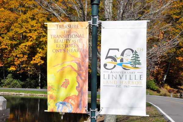 Linville Land Harbor flags