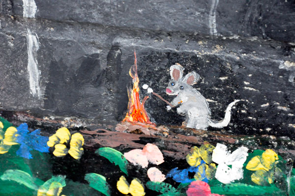 59 mouse campfire and marshmallow