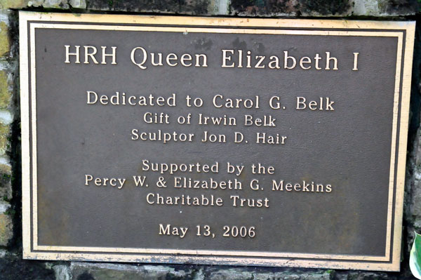 Queen Elizabeth statue information