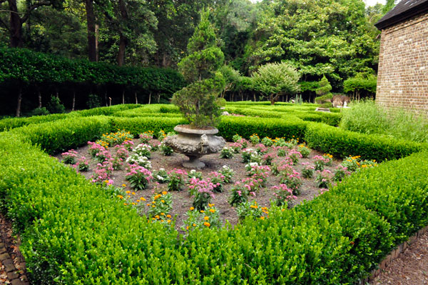 The Elizabethan Gardens