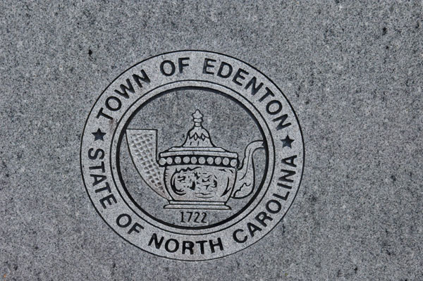 Town of Edenton plaque  and emblem