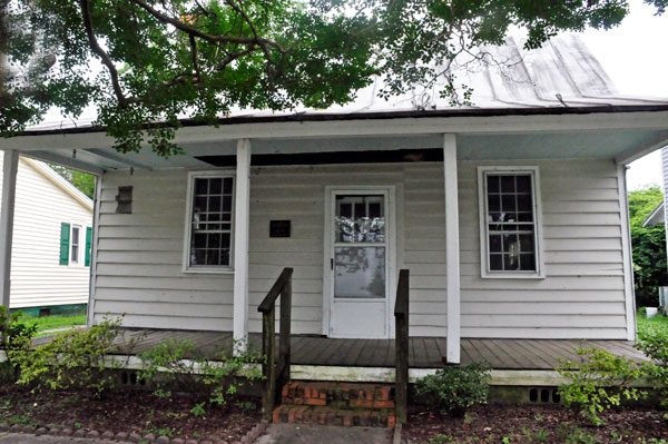 North Carolina's Oldest House