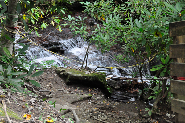 rope trail to Soco Waterfall