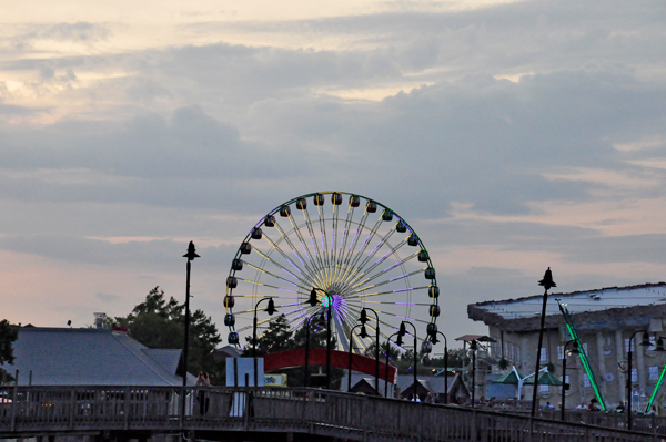 Ferris Wheel at Broadway ont he Beach