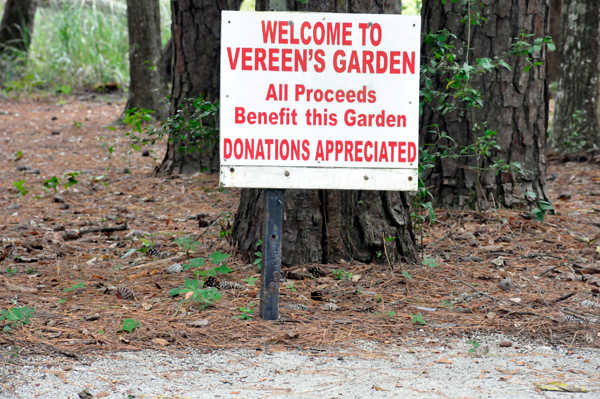 Welcome to Vereens Garden donation sign