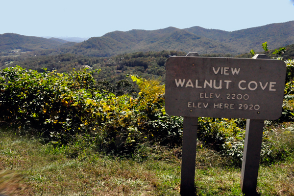 Walnut Cove Elevation 2920 sign