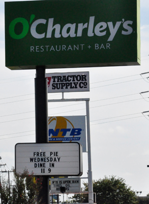 O'Charleys Restaurant sign