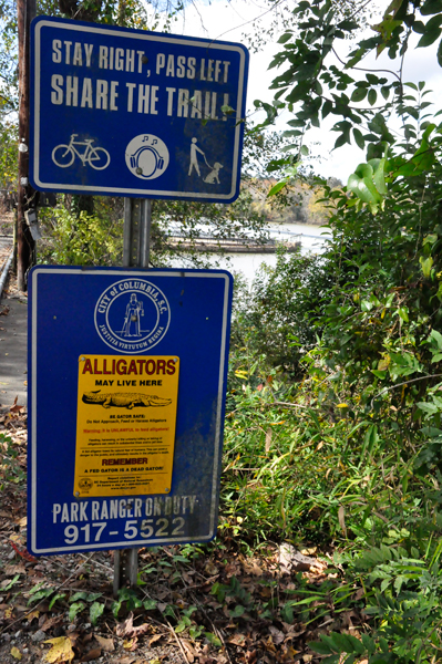 Alligator warning sign