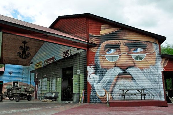 Pappy's Trading Post building mural