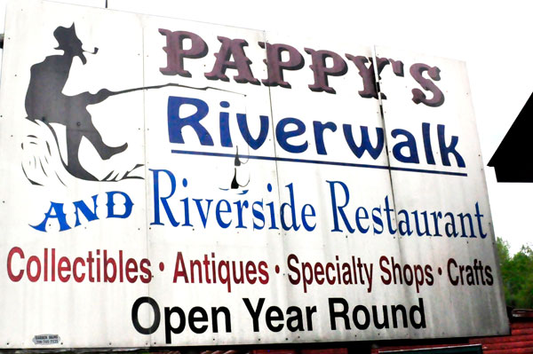 Pappy's Riverwalk sign