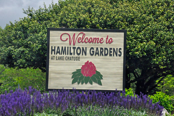 Welcome to Hamilton Gardens sign