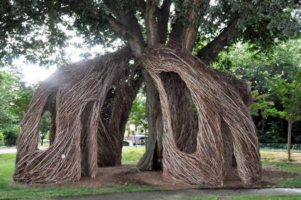 Patrick Dougherty's art  - The Old Home Place