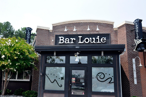 Bar Louie Restaurant
