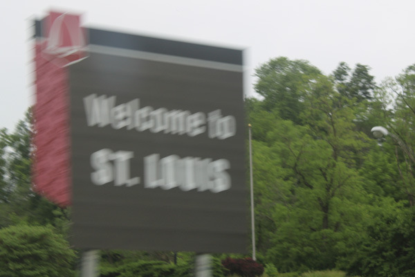 welcome to St. Louis sign
