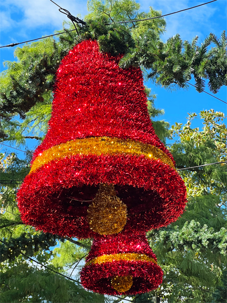 Christmas Bells in Dollywood