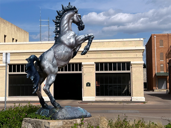 a horse statue