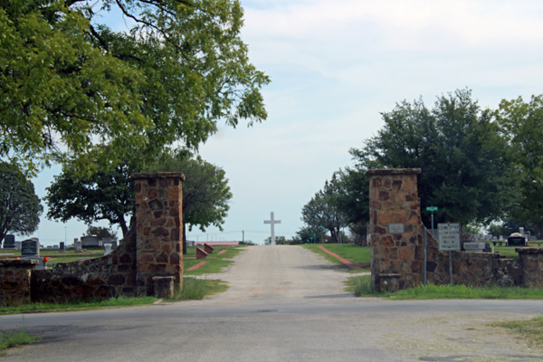 entrance to Historic Eastland City Cemetery
